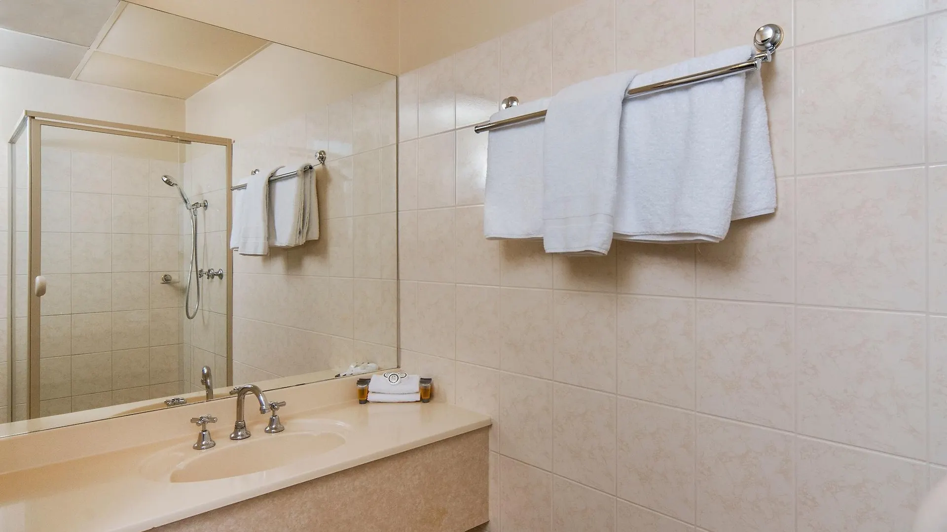 Comfort Inn Regal Park Adelaide 3*,